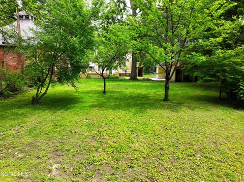 Tiny photo for 2401 Robinwood Avenue, Toledo, OH 43620 (MLS # 10008198)