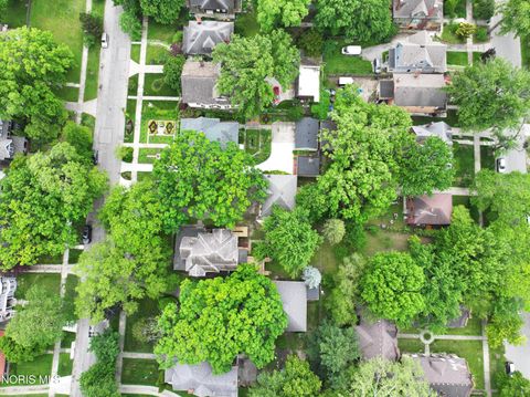 Tiny photo for 2401 Robinwood Avenue, Toledo, OH 43620 (MLS # 10008198)