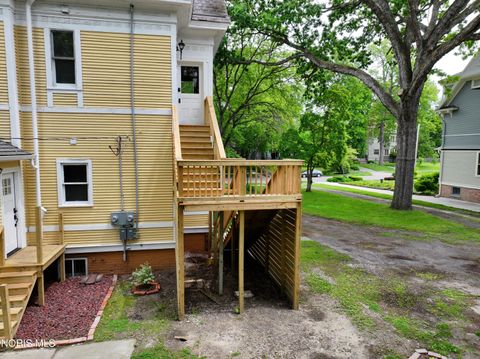 Tiny photo for 2401 Robinwood Avenue, Toledo, OH 43620 (MLS # 10008198)
