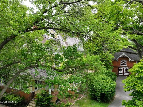 Tiny photo for 2401 Robinwood Avenue, Toledo, OH 43620 (MLS # 10008198)