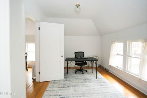 Tiny photo for 2401 Robinwood Avenue, Toledo, OH 43620 (MLS # 10008198)