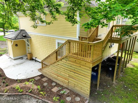 Tiny photo for 2401 Robinwood Avenue, Toledo, OH 43620 (MLS # 10008198)
