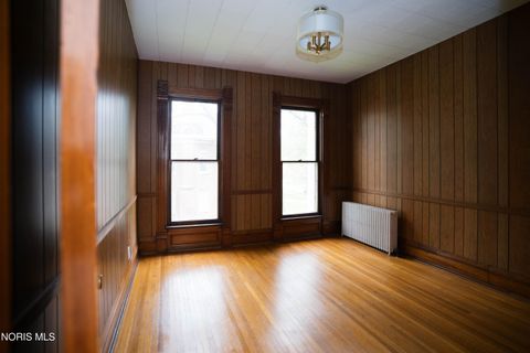Tiny photo for 2401 Robinwood Avenue, Toledo, OH 43620 (MLS # 10008198)