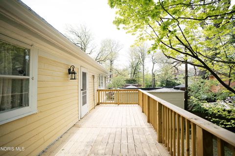 Tiny photo for 2401 Robinwood Avenue, Toledo, OH 43620 (MLS # 10008198)