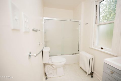 Tiny photo for 2401 Robinwood Avenue, Toledo, OH 43620 (MLS # 10008198)