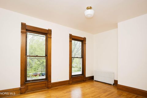 Tiny photo for 2401 Robinwood Avenue, Toledo, OH 43620 (MLS # 10008198)
