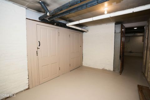 Tiny photo for 2401 Robinwood Avenue, Toledo, OH 43620 (MLS # 10008198)