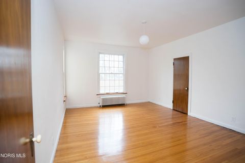 Tiny photo for 2401 Robinwood Avenue, Toledo, OH 43620 (MLS # 10008198)