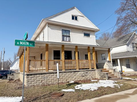 Photo of 933 N Main Street, Bowling Green, OH 43402 (MLS # 10003947)