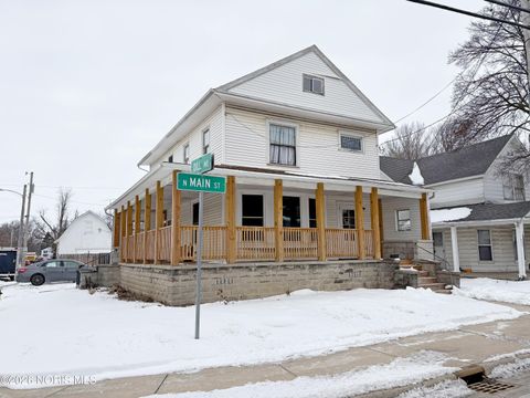 Photo of 933 N Main Street, Bowling Green, OH 43402 (MLS # 10003947)