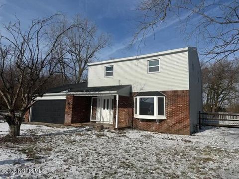 Photo of 14590 Liberty Hi Road, Bowling Green, OH 43402 (MLS # 10002454)