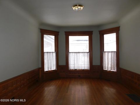 Tiny photo for 2032 Robinwood Avenue, Toledo, OH 43620 (MLS # 10003607)