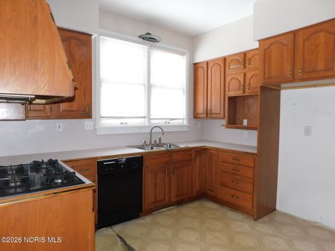 Tiny photo for 2032 Robinwood Avenue, Toledo, OH 43620 (MLS # 10003607)