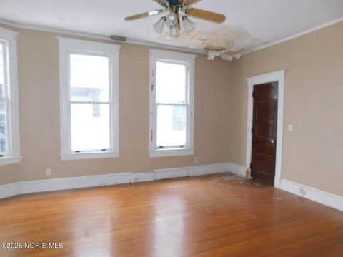 Tiny photo for 2032 Robinwood Avenue, Toledo, OH 43620 (MLS # 10003607)