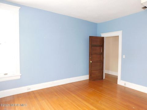 Tiny photo for 2032 Robinwood Avenue, Toledo, OH 43620 (MLS # 10003607)