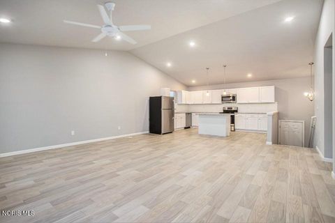 Tiny photo for 1051 Lakeside Lane, Oregon, OH 43616 (MLS # 10006956)