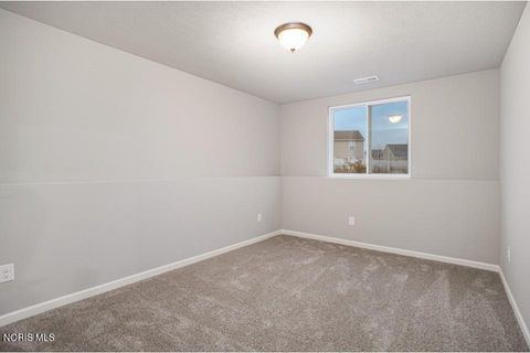 Tiny photo for 1051 Lakeside Lane, Oregon, OH 43616 (MLS # 10006956)