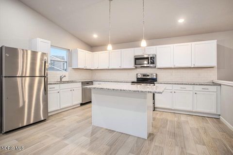Tiny photo for 1051 Lakeside Lane, Oregon, OH 43616 (MLS # 10006956)