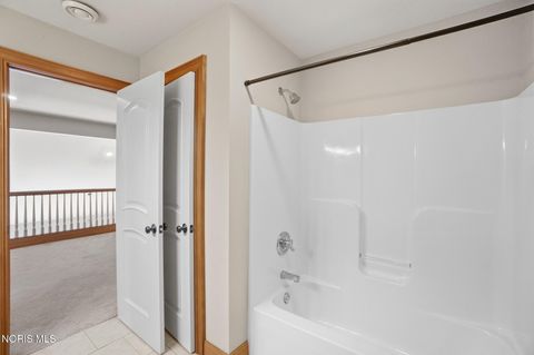 Tiny photo for 5908 Walnut Springs Boulevard, Sylvania, OH 43560 (MLS # 10006186)