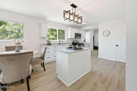 Tiny photo for 2560 Koehler Avenue, Toledo, OH 43613 (MLS # 10011634)