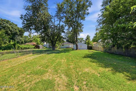 Tiny photo for 2560 Koehler Avenue, Toledo, OH 43613 (MLS # 10011634)