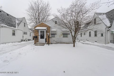 Photo of 3628 Wallwerth Drive, Toledo, OH 43612 (MLS # 10003729)