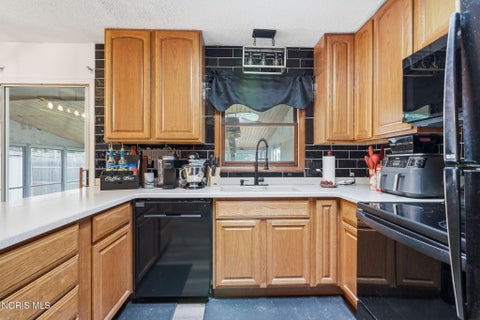 Tiny photo for 1720 Washington Avenue, Findlay, OH 45840 (MLS # 10010792)
