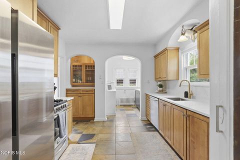 Tiny photo for 2310 Drummond Road, Toledo, OH 43606 (MLS # 10007261)