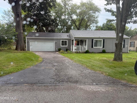 Photo of 4546 Vineyard Road, Toledo, OH 43623 (MLS # 10013346)