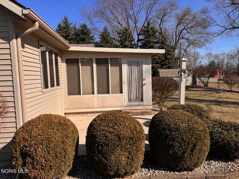 Tiny photo for 202 Sycamore Lane, Bryan, OH 43506 (MLS # 10004665)