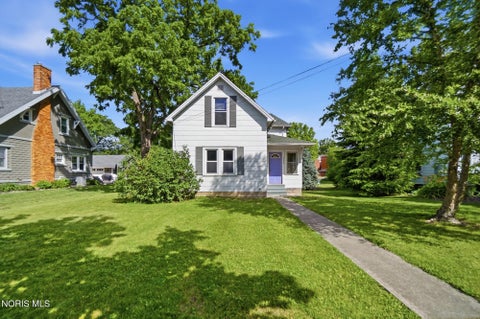 Photo of 246 S Lawn Avenue, Bluffton, OH 45817 (MLS # 10009221)