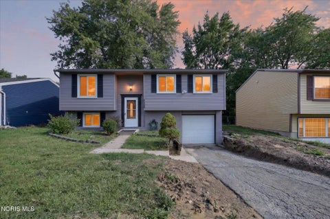 Photo of 3529 Willow Brook Lane, Toledo, OH 43611 (MLS # 10011087)
