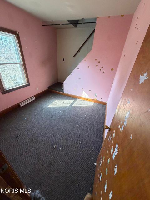Tiny photo for 2045 La France Street, Oregon, OH 43616 (MLS # 10008186)
