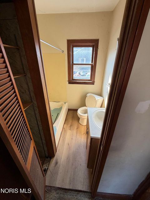 Tiny photo for 2045 La France Street, Oregon, OH 43616 (MLS # 10008186)