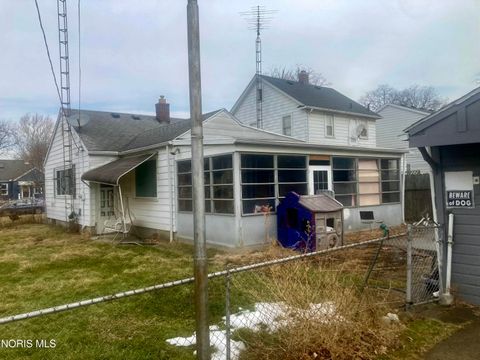 Tiny photo for 223 W Capistrano Avenue, Toledo, OH 43612 (MLS # 10004192)