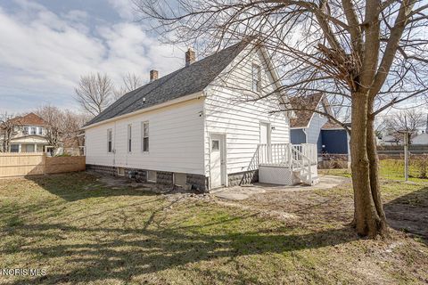 Tiny photo for 3223 Maple Street, Toledo, OH 43608 (MLS # 10006851)