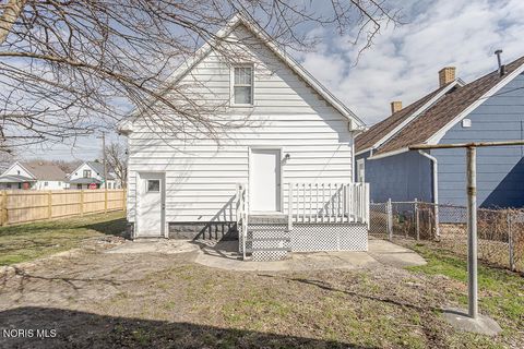 Tiny photo for 3223 Maple Street, Toledo, OH 43608 (MLS # 10006851)