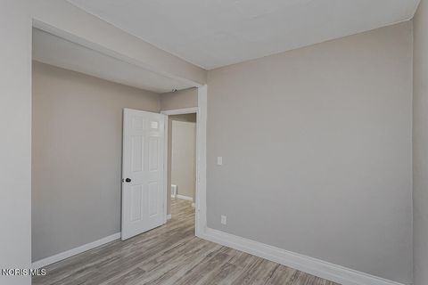 Tiny photo for 3223 Maple Street, Toledo, OH 43608 (MLS # 10006851)