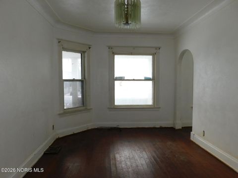 Tiny photo for 924 Blum Street, Toledo, OH 43607 (MLS # 10003506)