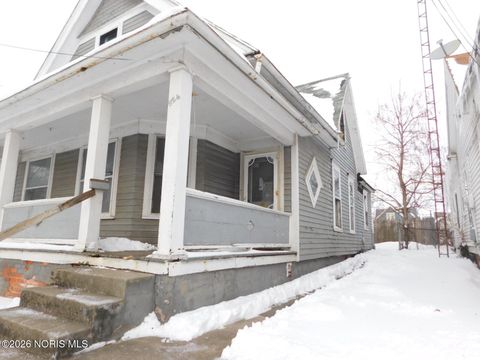 Tiny photo for 924 Blum Street, Toledo, OH 43607 (MLS # 10003506)