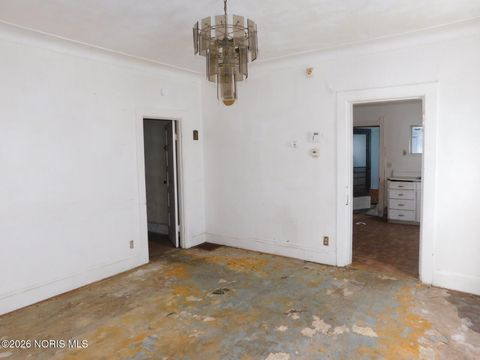 Tiny photo for 924 Blum Street, Toledo, OH 43607 (MLS # 10003506)