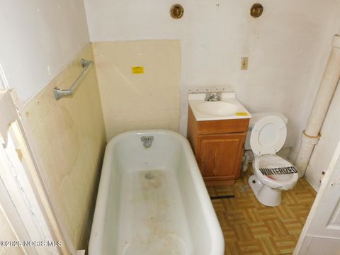 Tiny photo for 924 Blum Street, Toledo, OH 43607 (MLS # 10003506)