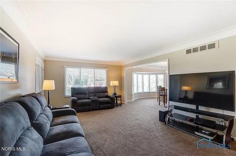 Tiny photo for 2148 Richards Road #Apt 6, Ottawa Hills, OH 43606 (MLS # 10007687)