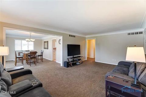 Tiny photo for 2148 Richards Road #Apt 6, Ottawa Hills, OH 43606 (MLS # 10007687)