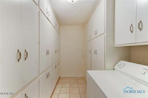 Tiny photo for 2148 Richards Road #Apt 6, Ottawa Hills, OH 43606 (MLS # 10007687)