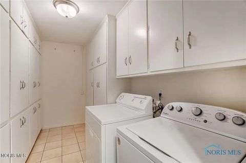 Tiny photo for 2148 Richards Road #Apt 6, Ottawa Hills, OH 43606 (MLS # 10007687)