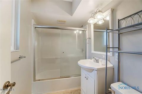 Tiny photo for 2148 Richards Road #Apt 6, Ottawa Hills, OH 43606 (MLS # 10007687)