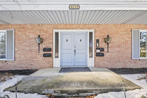 Tiny photo for 4025 Sherwood Forest Manor Road #Apt 4, Toledo, OH 43623 (MLS # 10001785)