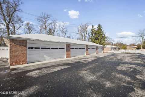 Tiny photo for 4025 Sherwood Forest Manor Road #Apt 4, Toledo, OH 43623 (MLS # 10001785)