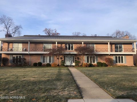 Tiny photo for 4025 Sherwood Forest Manor Road #Apt 4, Toledo, OH 43623 (MLS # 10001785)
